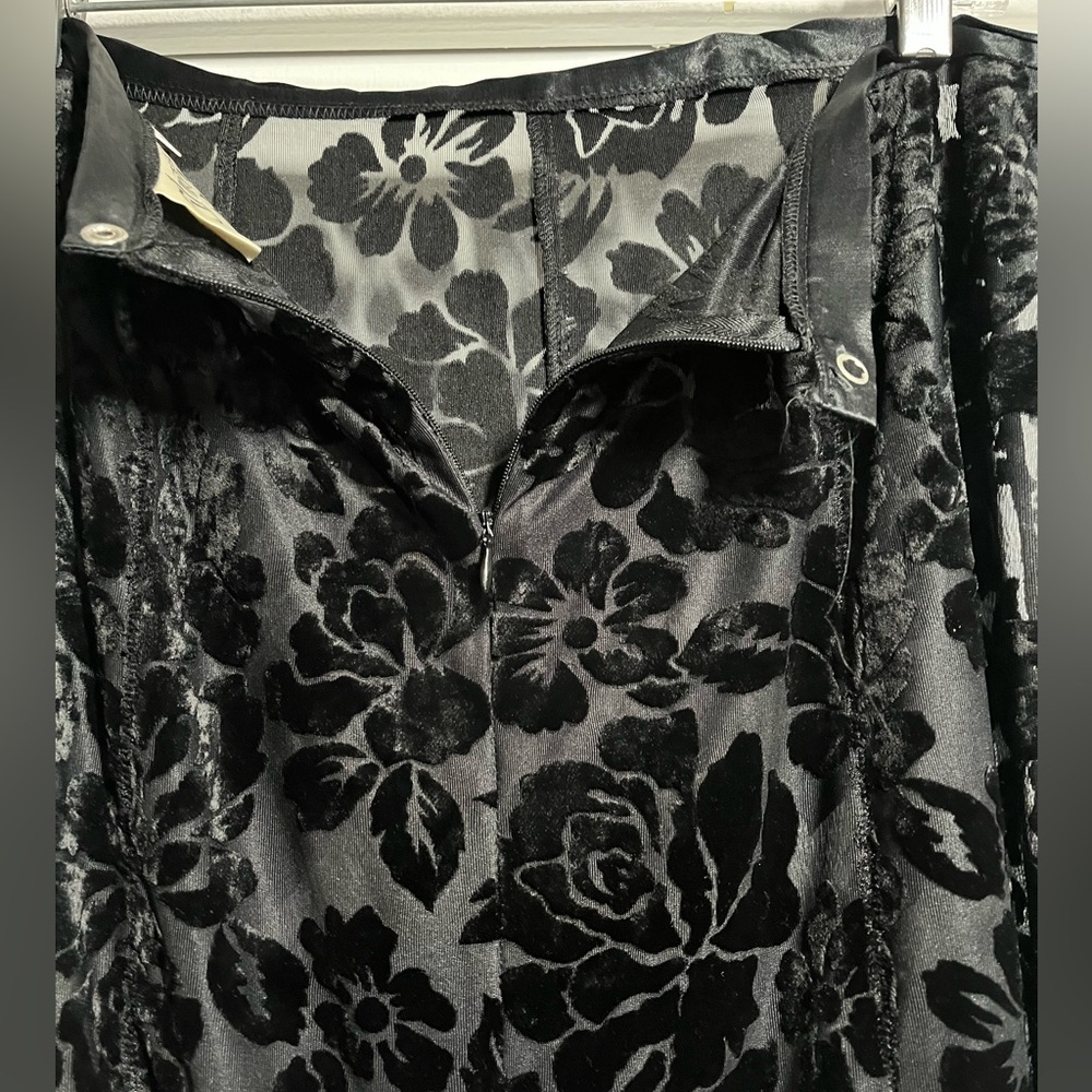 “Shrine” Burnout velvet sheer goth skirt - Picture 4 of 5